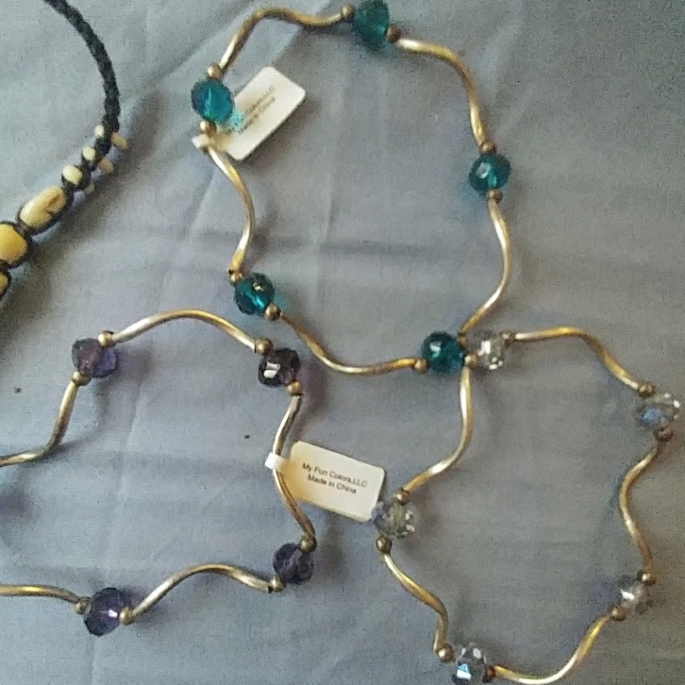 Random bracelets - Picture 6 of 6